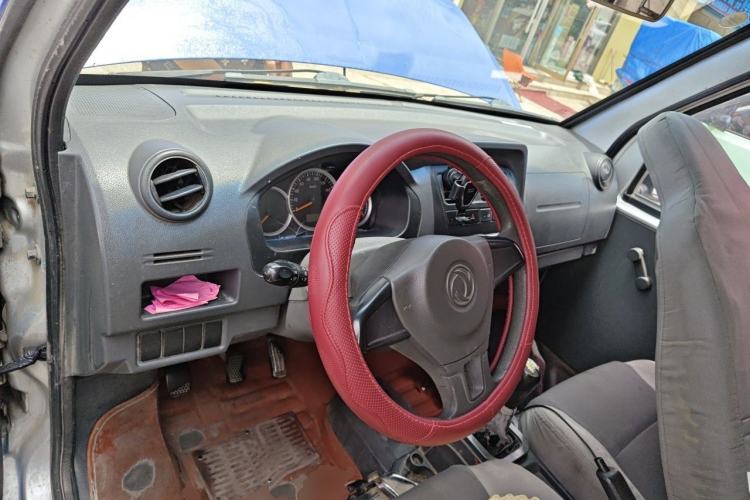 Used Dongfeng Xiaokang K05S 2016 1.2L Practical Version DK12-10 Center Console