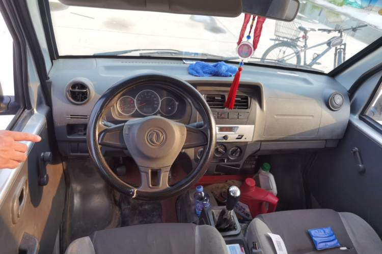 Used Dongfeng Xiaokang K05S 2016 1.2L Practical Version DK12-10 Center Console