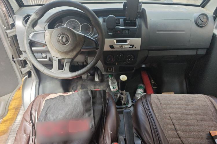 Used Dongfeng Xiaokang K05S 2016 1.2L Practical Version DK12-10 Center Console