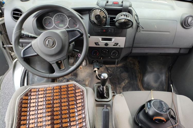 Used Dongfeng Xiaokang K05S 2016 1.2L Practical Version DK12-10 Center Console