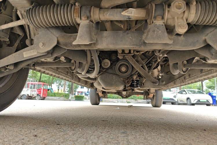 Used Dongfeng Xiaokang K05S 2016 1.2L Practical Version DK12-10 Chassis Front