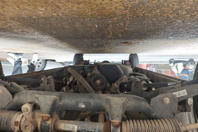 Used Dongfeng Xiaokang K05S 2016 1.2L Practical Version DK12-10 Chassis Front