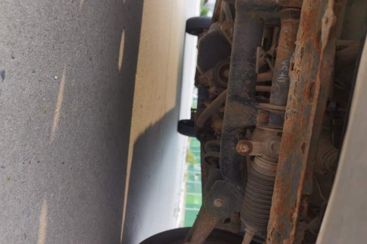 Used Dongfeng Xiaokang K05S 2016 1.2L Practical Version DK12-10 Chassis Front