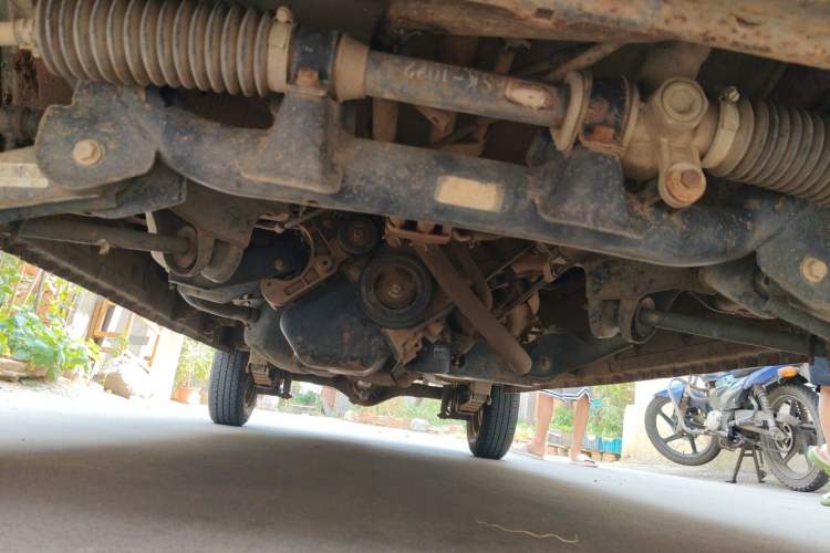 Used Dongfeng Xiaokang K05S 2016 1.2L Practical Version DK12-10 Chassis Front