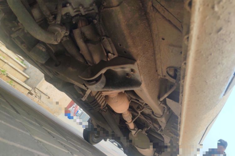 Used Dongfeng Xiaokang K05S 2016 1.2L Practical Version DK12-10 Chassis Front Left