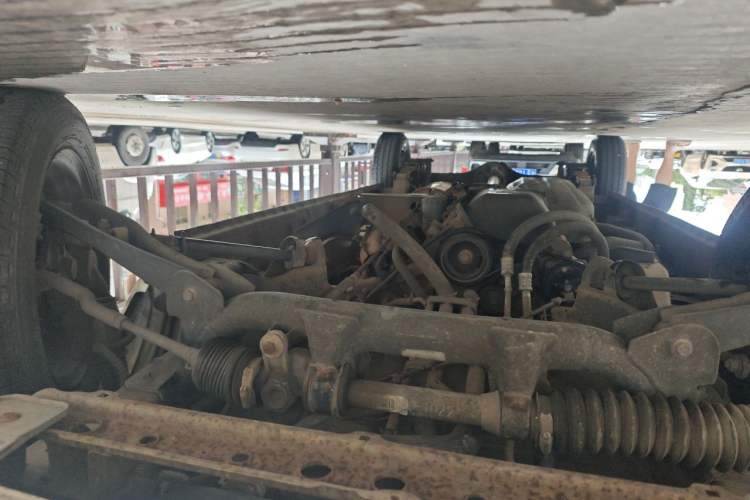 Used Dongfeng Xiaokang K05S 2016 1.2L Practical Version DK12-10 Chassis Front