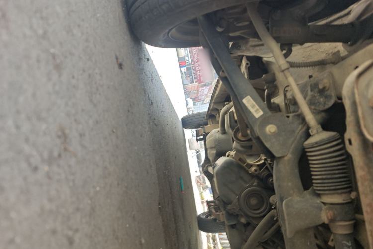 Used Dongfeng Xiaokang K05S 2016 1.2L Practical Version DK12-10 Chassis Front Right