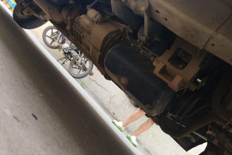 Used Dongfeng Xiaokang K05S 2016 1.2L Practical Version DK12-10 Chassis Front Right