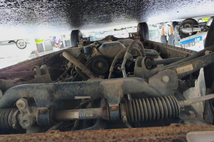 Used Dongfeng Xiaokang K05S 2016 1.2L Practical Version DK12-10 Chassis Front