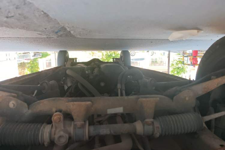 Used Dongfeng Xiaokang K05S 2016 1.2L Practical Version DK12-10 Chassis Front
