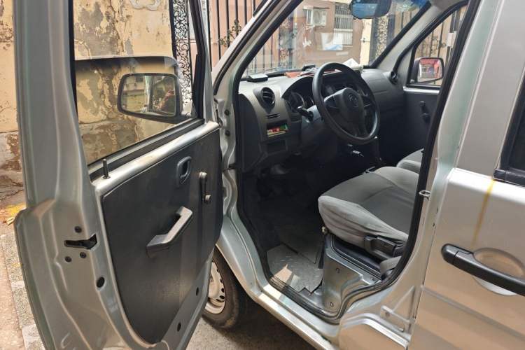 Used Dongfeng Xiaokang K05S 2016 1.2L Practical Version DK12-10 Driver Seat
