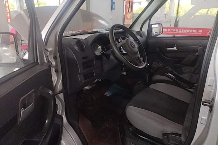 Used Dongfeng Xiaokang K05S 2016 1.2L Practical Version DK12-10 Driver Seat