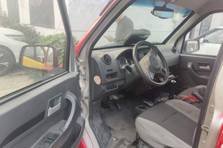 Used Dongfeng Xiaokang K05S 2016 1.2L Practical Version DK12-10 Driver Seat