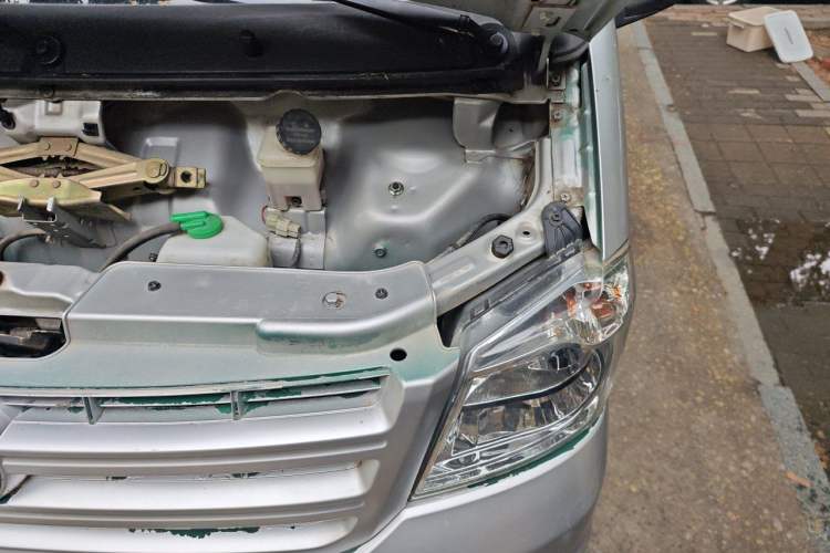 Used Dongfeng Xiaokang K05S 2016 1.2L Practical Version DK12-10 Engine Bay Left