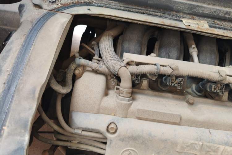 Used Dongfeng Xiaokang K05S 2016 1.2L Practical Version DK12-10 Engine Bay Left