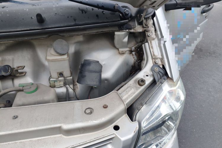 Used Dongfeng Xiaokang K05S 2016 1.2L Practical Version DK12-10 Engine Bay Left