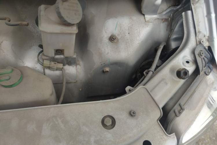 Used Dongfeng Xiaokang K05S 2016 1.2L Practical Version DK12-10 Engine Bay Left