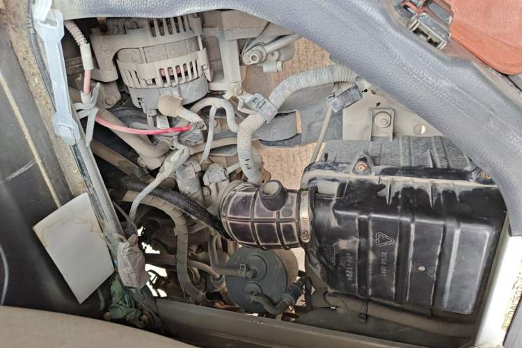 Used Dongfeng Xiaokang K05S 2016 1.2L Practical Version DK12-10 Engine Bay Right