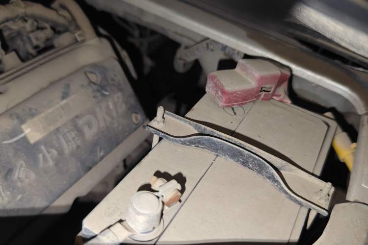 Used Dongfeng Xiaokang K05S 2016 1.2L Practical Version DK12-10 Engine Bay Right