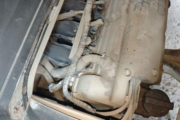 Used Dongfeng Xiaokang K05S 2016 1.2L Practical Version DK12-10 Engine Bay Right