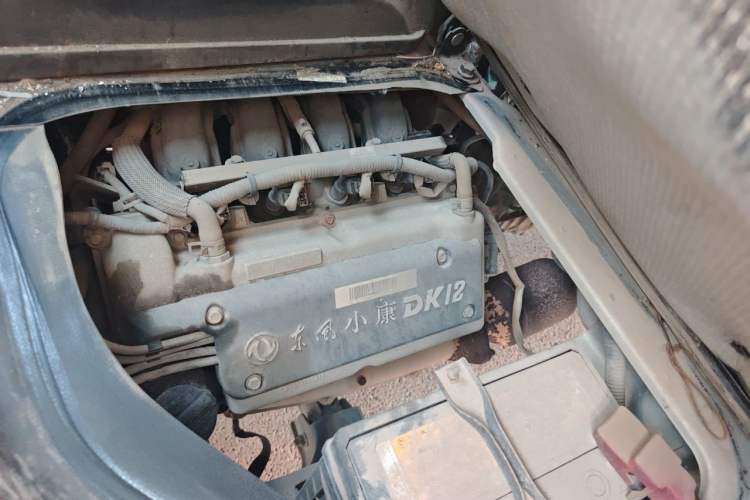 Used Dongfeng Xiaokang K05S 2016 1.2L Practical Version DK12-10 Engine Bay