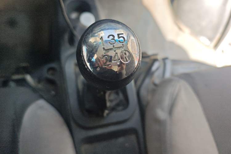 Used Dongfeng Xiaokang K05S 2016 1.2L Practical Version DK12-10 Gear Lever