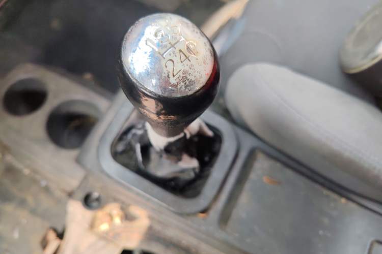 Used Dongfeng Xiaokang K05S 2016 1.2L Practical Version DK12-10 Gear Lever