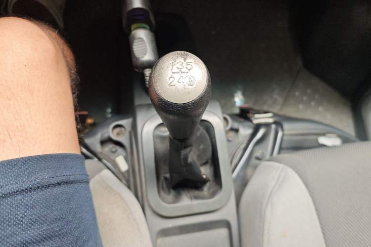 Used Dongfeng Xiaokang K05S 2016 1.2L Practical Version DK12-10 Gear Lever