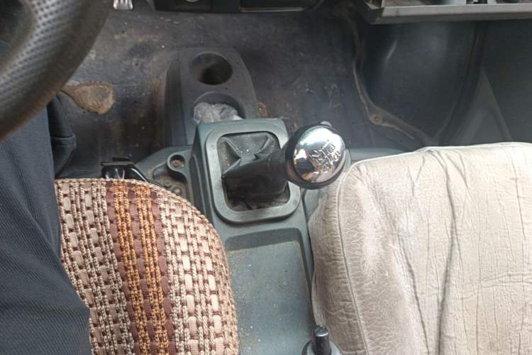 Used Dongfeng Xiaokang K05S 2016 1.2L Practical Version DK12-10 Gear Lever