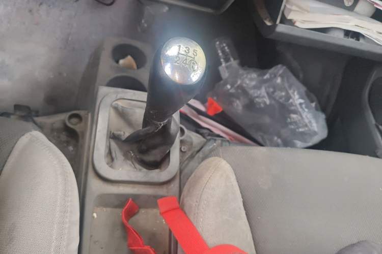 Used Dongfeng Xiaokang K05S 2016 1.2L Practical Version DK12-10 Gear Lever