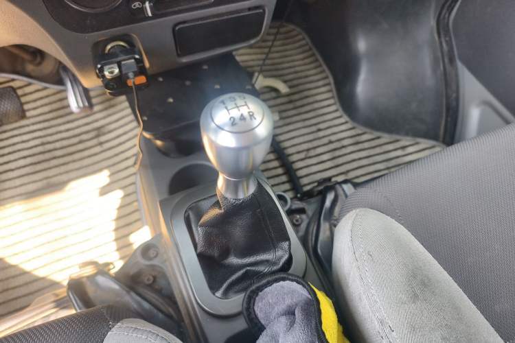 Used Dongfeng Xiaokang K05S 2016 1.2L Practical Version DK12-10 Gear Lever