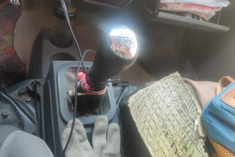 Used Dongfeng Xiaokang K05S 2016 1.2L Practical Version DK12-10 Gear Lever