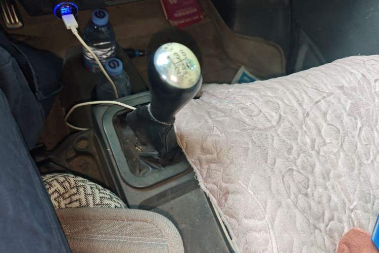 Used Dongfeng Xiaokang K05S 2016 1.2L Practical Version DK12-10 Gear Lever