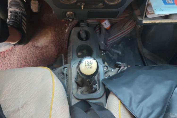 Used Dongfeng Xiaokang K05S 2016 1.2L Practical Version DK12-10 Gear Lever