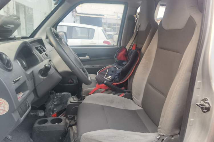 Used Dongfeng Xiaokang K05S 2016 1.2L Practical Version DK12-10 Left Front Seat