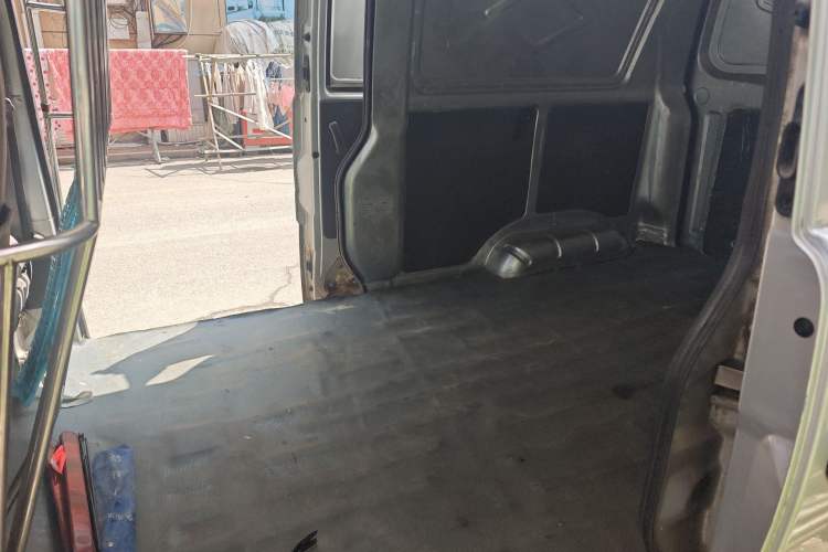 Used Dongfeng Xiaokang K05S 2016 1.2L Practical Version DK12-10 Left Rear Seat