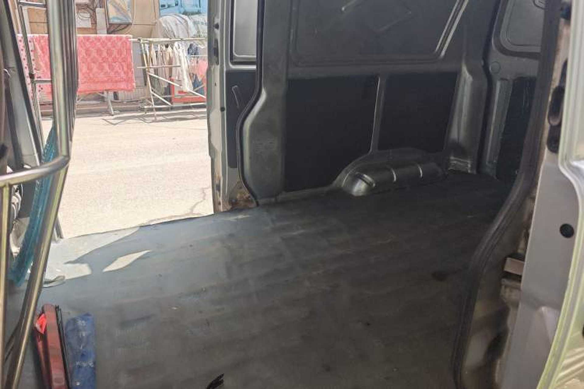 Used Dongfeng Xiaokang K05S 2016 1.2L Practical Version DK12-10 Left Rear Seat