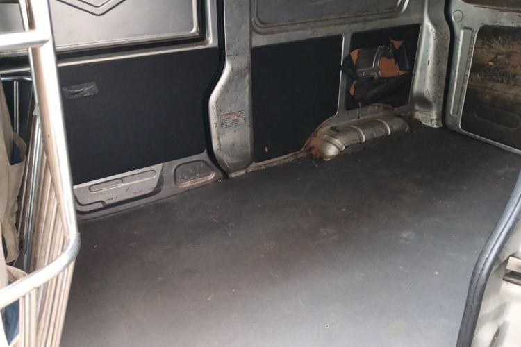 Used Dongfeng Xiaokang K05S 2016 1.2L Practical Version DK12-10 Left Rear Seat