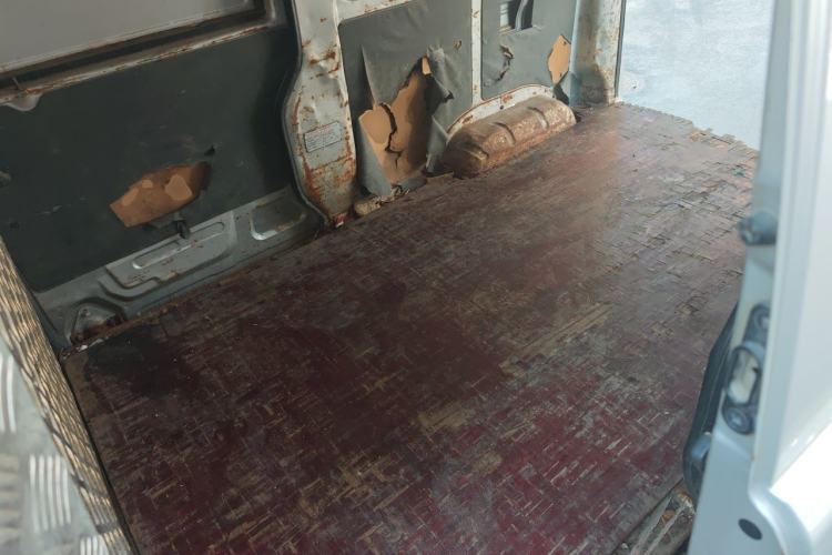 Used Dongfeng Xiaokang K05S 2016 1.2L Practical Version DK12-10 Left Rear Seat