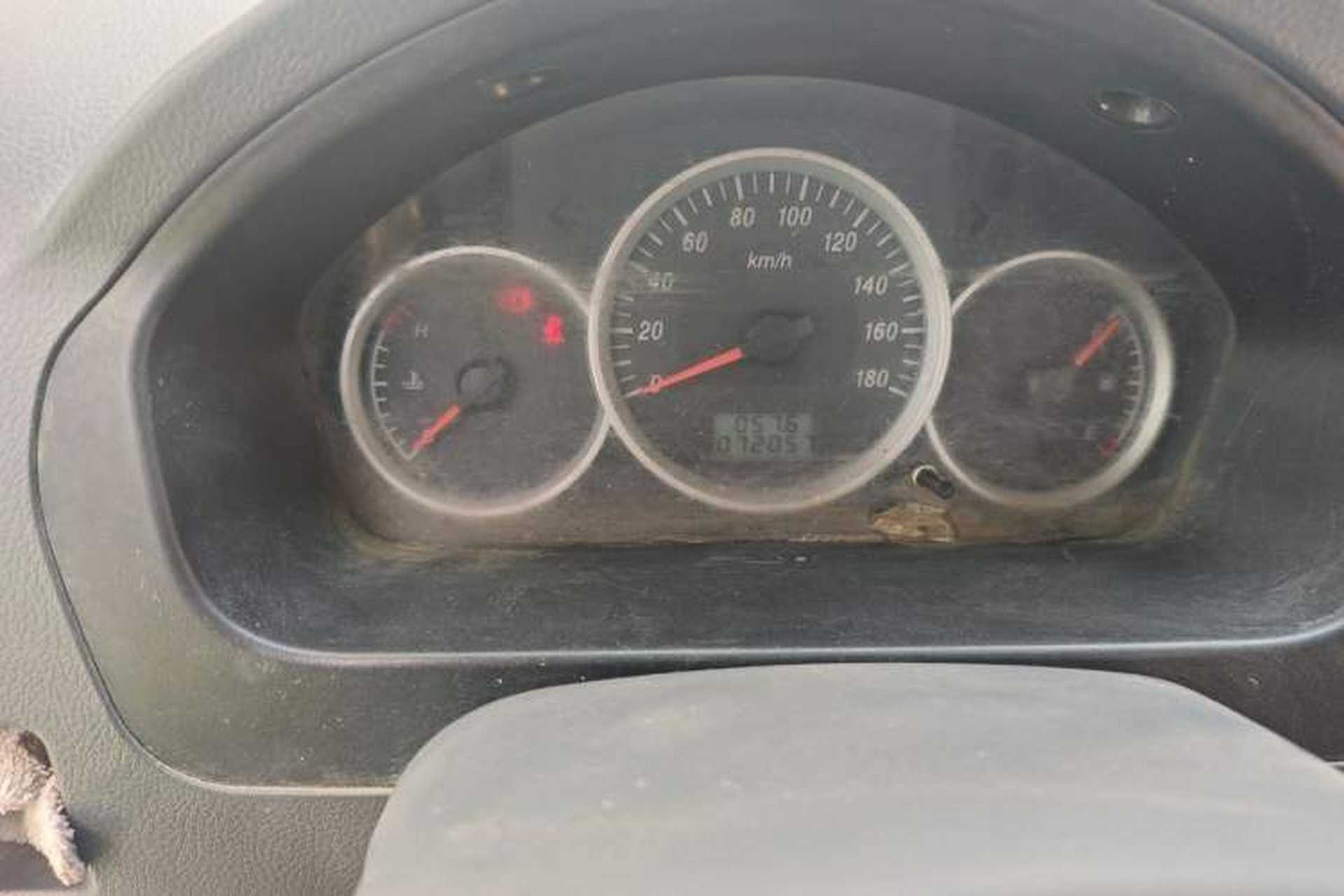 Used Dongfeng Xiaokang K05S 2016 1.2L Practical Version DK12-10 Odometer Close Up