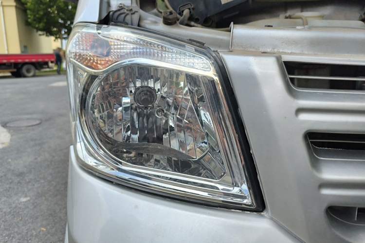 Used Dongfeng Xiaokang K05S  Right Front Headlight