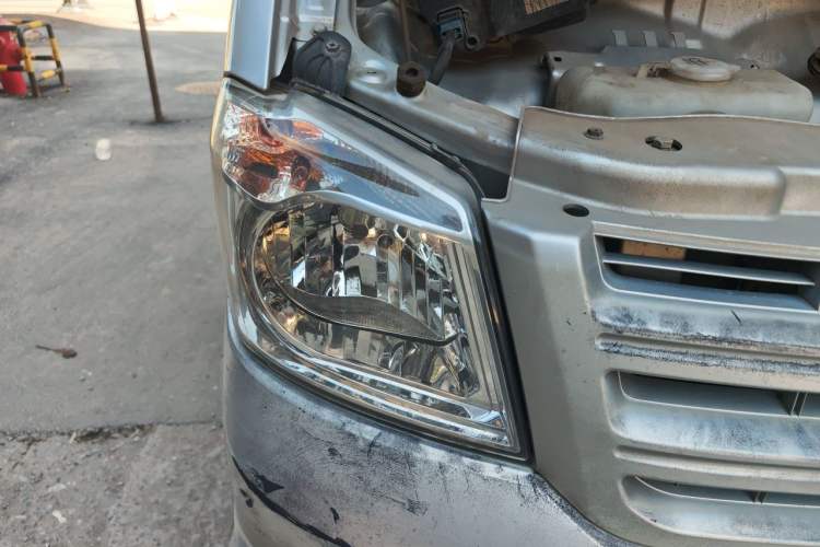 Used Dongfeng Xiaokang K05S 2016 1.2L Practical Version DK12-10 Right Front Headlight