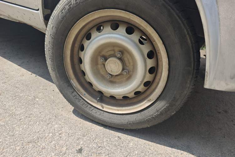 Used Dongfeng Xiaokang K05S 2016 1.2L Practical Version DK12-10 Right Front Wheel Hub