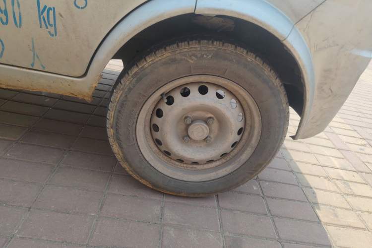 Used Dongfeng Xiaokang K05S 2016 1.2L Practical Version DK12-10 Right Front Wheel Hub