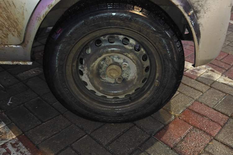 Used Dongfeng Xiaokang K05S 2016 1.2L Practical Version DK12-10 Right Front Wheel Hub