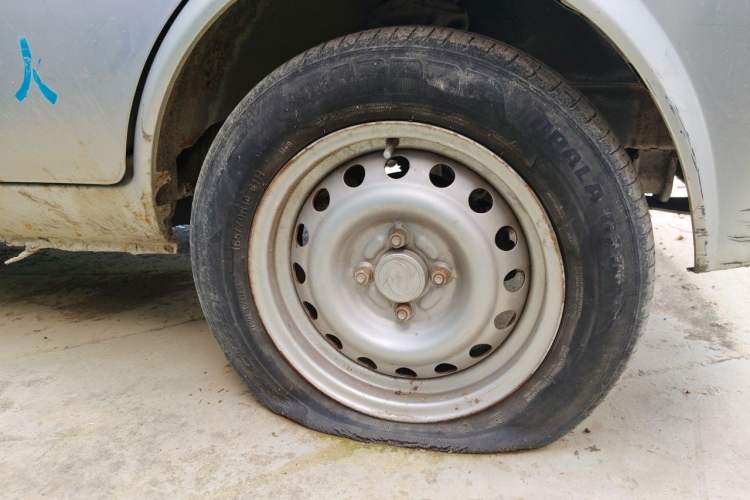 Used Dongfeng Xiaokang K05S 2016 1.2L Practical Version DK12-10 Right Front Wheel Hub