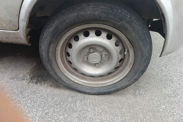 Used Dongfeng Xiaokang K05S 2016 1.2L Practical Version DK12-10 Right Front Wheel Hub