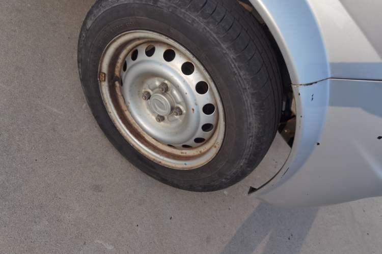 Used Dongfeng Xiaokang K05S 2016 1.2L Practical Version DK12-10 Right Front Wheel Hub