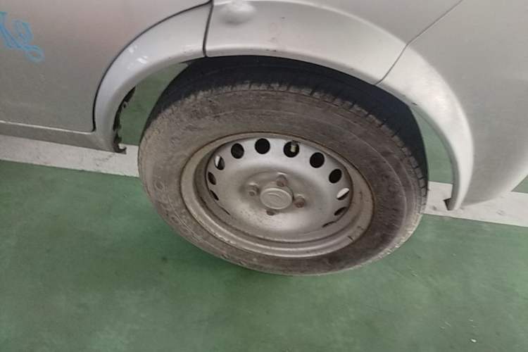 Used Dongfeng Xiaokang K05S 2016 1.2L Practical Version DK12-10 Right Front Wheel Hub