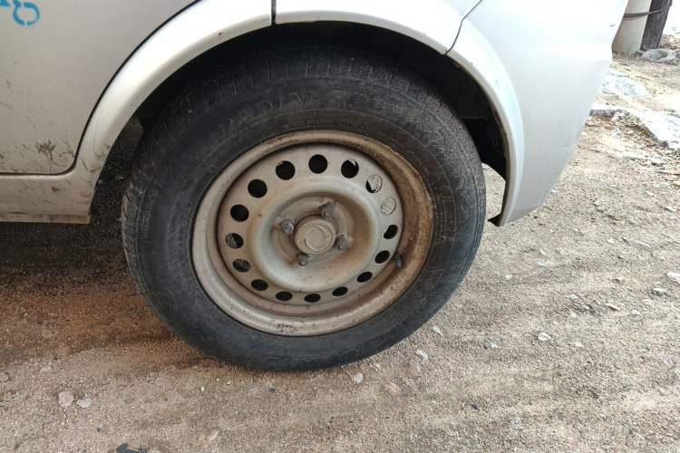 Used Dongfeng Xiaokang K05S 2016 1.2L Practical Version DK12-10 Right Front Wheel Hub
